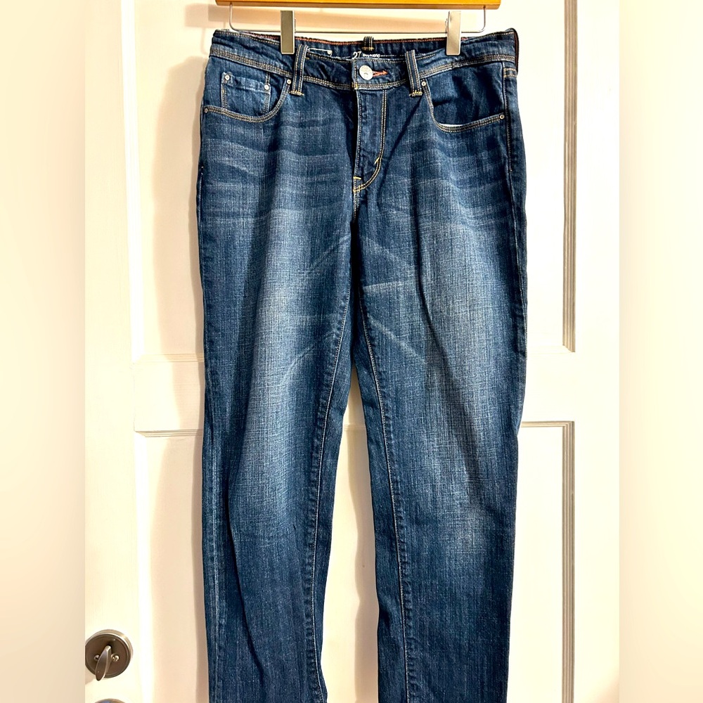 Levi’s boyfriend jean, size 27